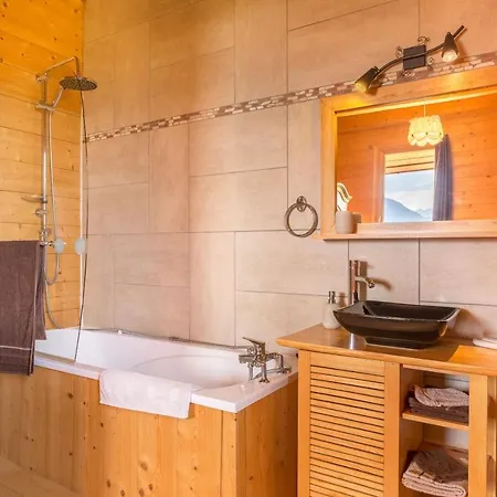 Les Esseroliettes - Spa Bien-Etre Et Spa De Nage - Massif Des Bauges -Savoie Guest house