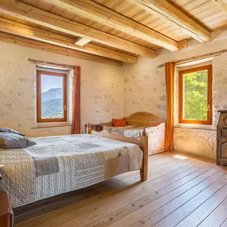 Les Esseroliettes - Spa Bien-Etre Et Spa De Nage - Massif Des Bauges -Savoie *